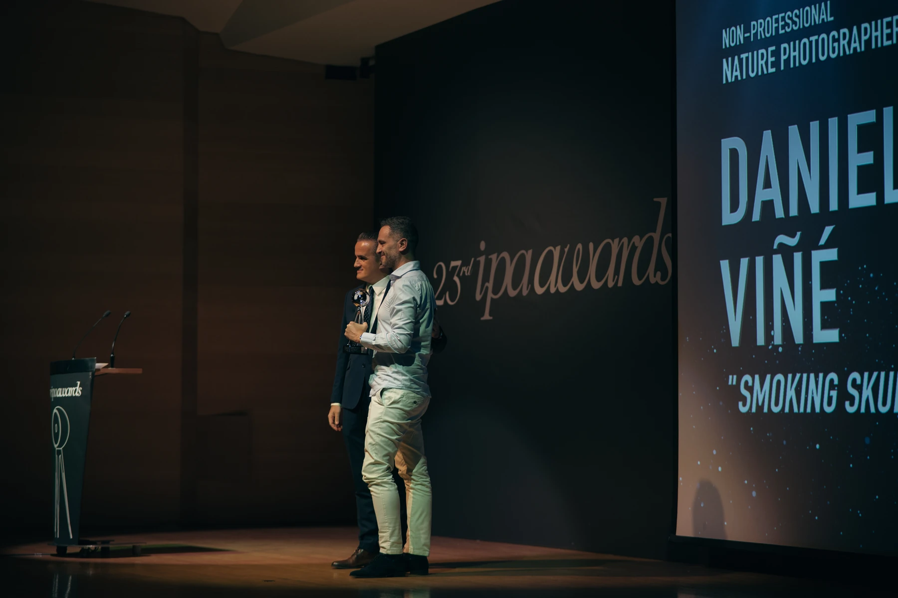 Daniel Viñé recogiendo un premio IPA por Smoking Skull